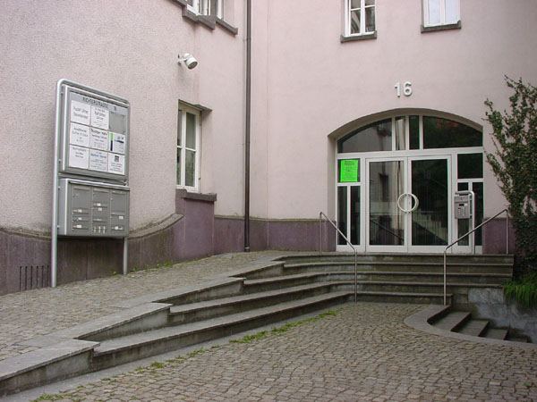 Foto vom Eingang der Praxis